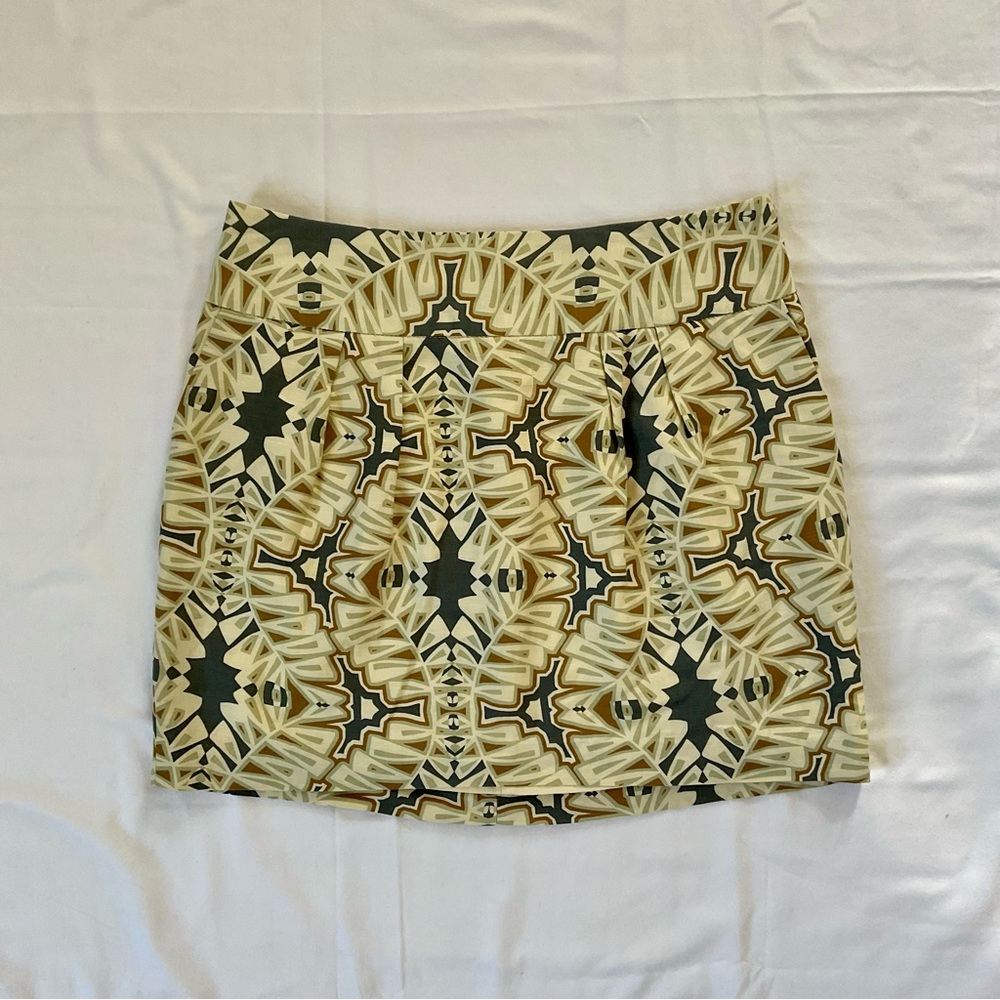 Abstract print Banana Republic mini skirt size 6